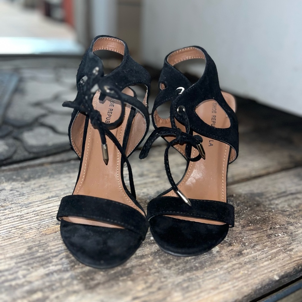 Black ankle tie heels, women’s size 6